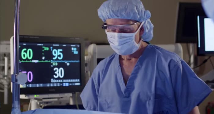 Google Glass and anesthesia: see patient vitals in the OR | Philips | Philips