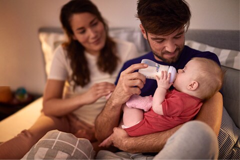 שילוב בקבוק עם הנקה: האכלה מבקבוק תומכת הנקה